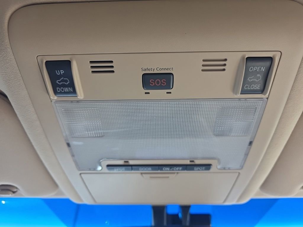 Used 2014 Toyota Land Cruiser image 38