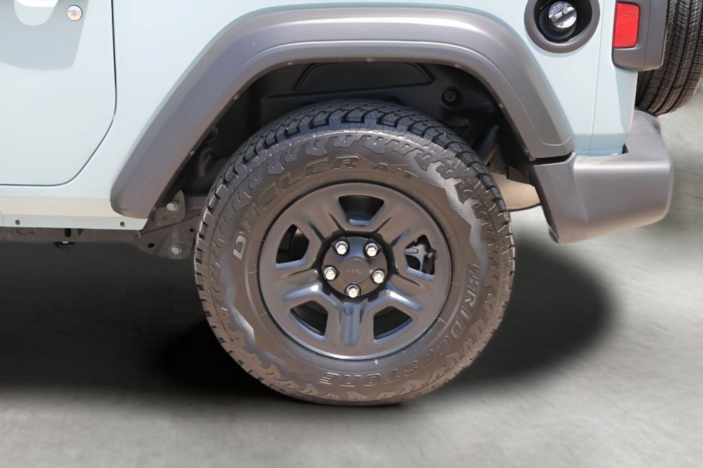 Used 2023 Jeep Wrangler Sport AWD/4WD image 9