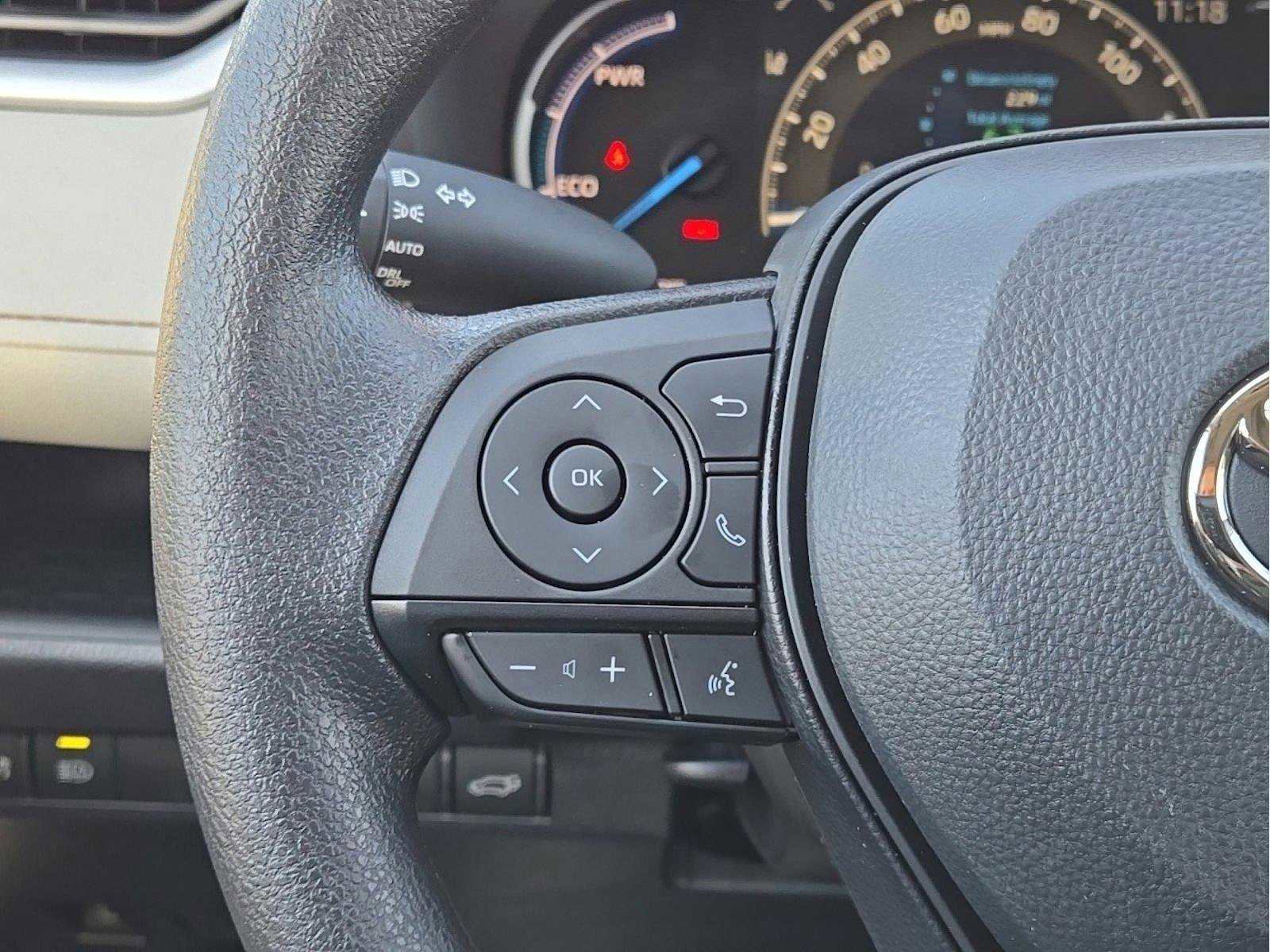 Used 2025 Toyota RAV4 XLE image 20