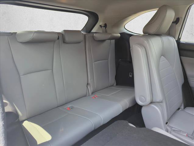 Used 2022 Toyota Highlander XLE AWD/4WD image 25