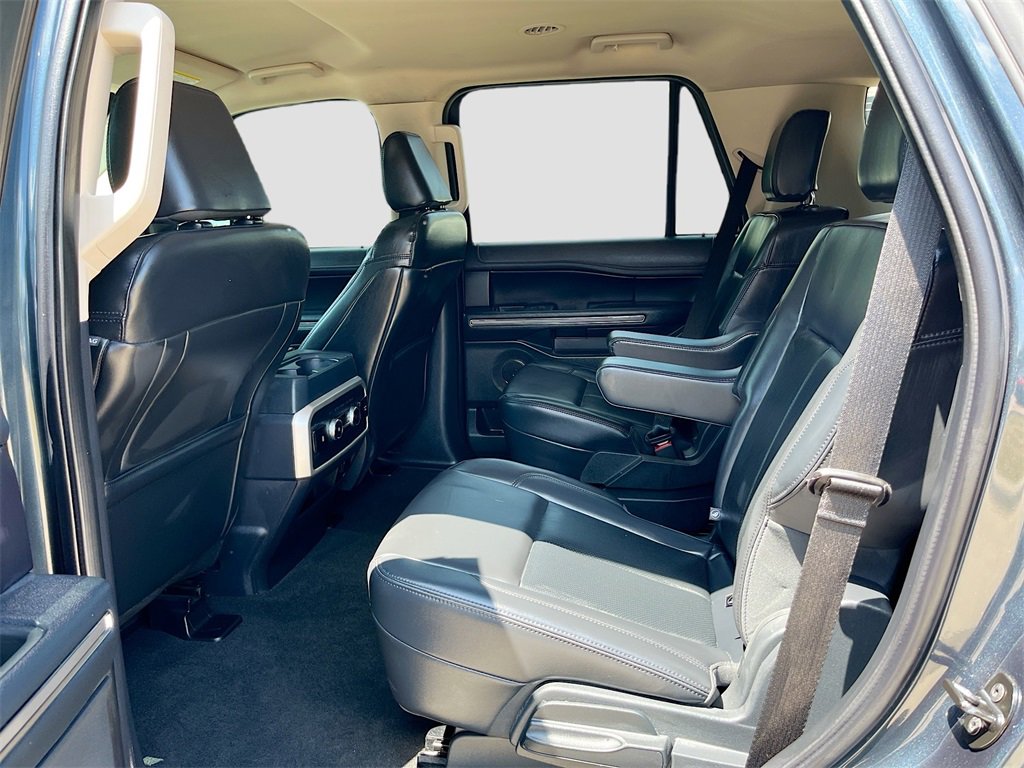 Used 2024 Ford Expedition XLT image 24