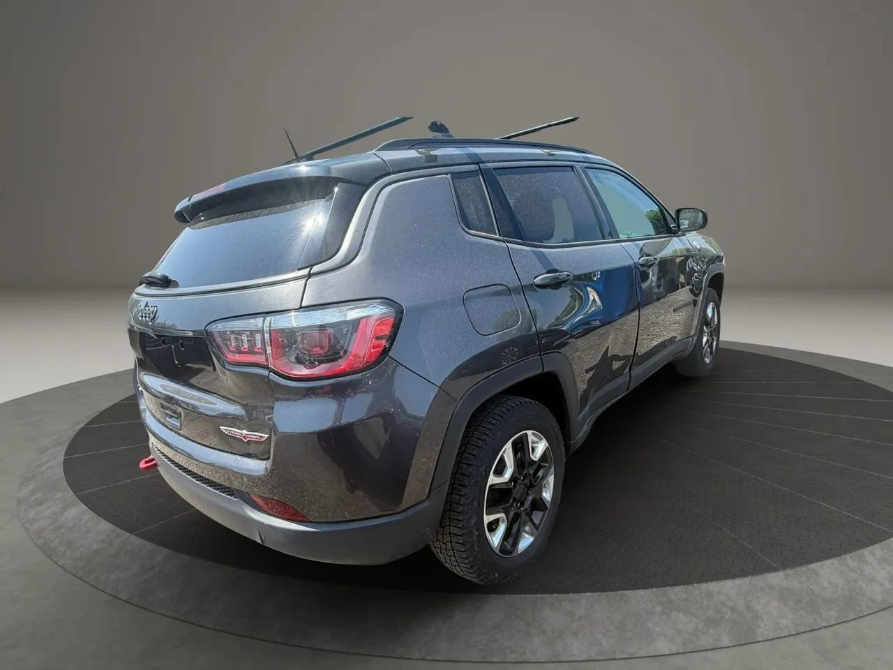 Used 2017 Jeep Compass Trailhawk w/ Popular Equipment Group AWD/4WD image 5