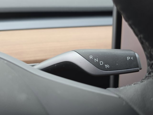 Used 2024 Tesla Model Y Long Range image 11