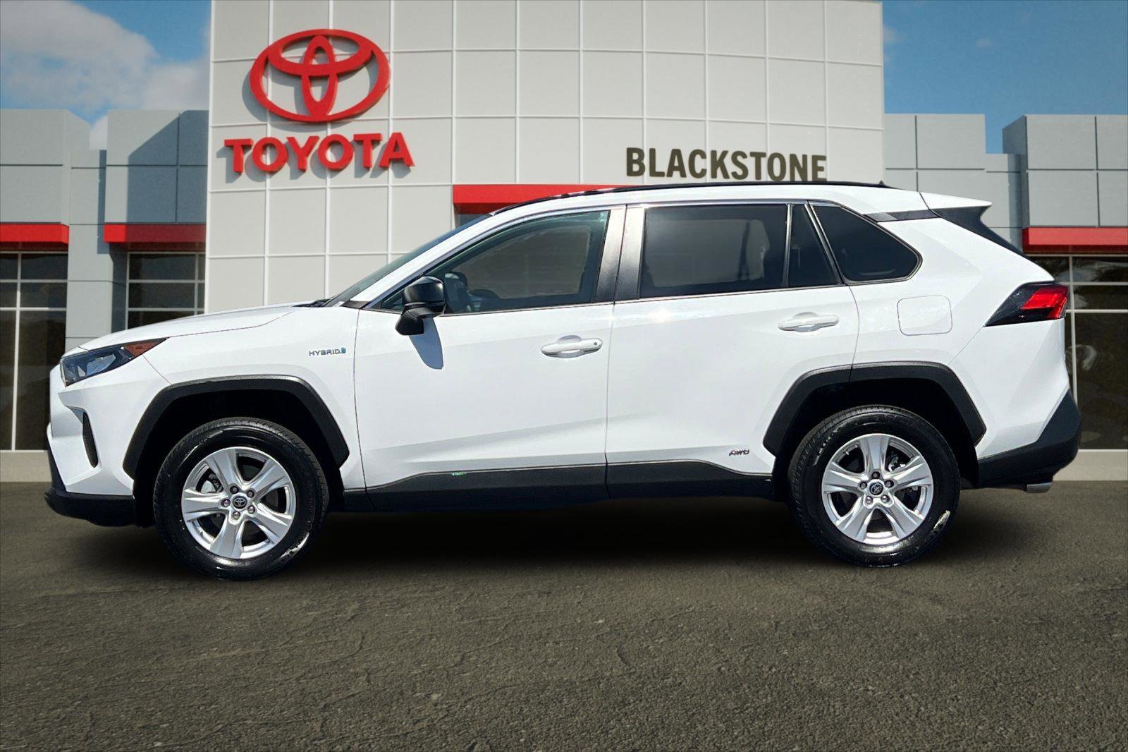 Certified 2021 Toyota RAV4 LE AWD/4WD image 6