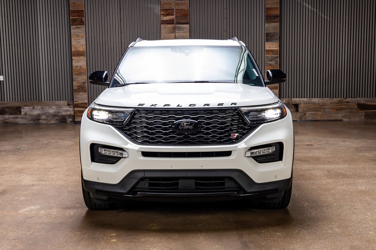 Used 2024 Ford Explorer ST w/ Equipment Group 401A AWD/4WD image 2