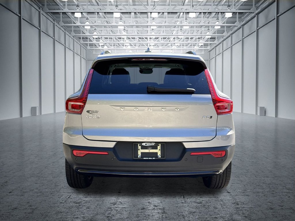 Used 2025 Volvo XC40 B5 Plus AWD/4WD image 7