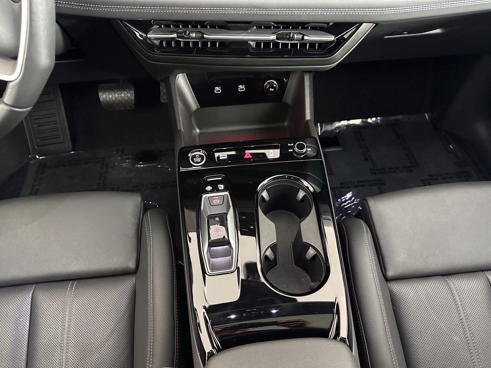Used 2025 Audi Q6 e-tron Premium Plus w/ Premium Plus AWD/4WD image 13