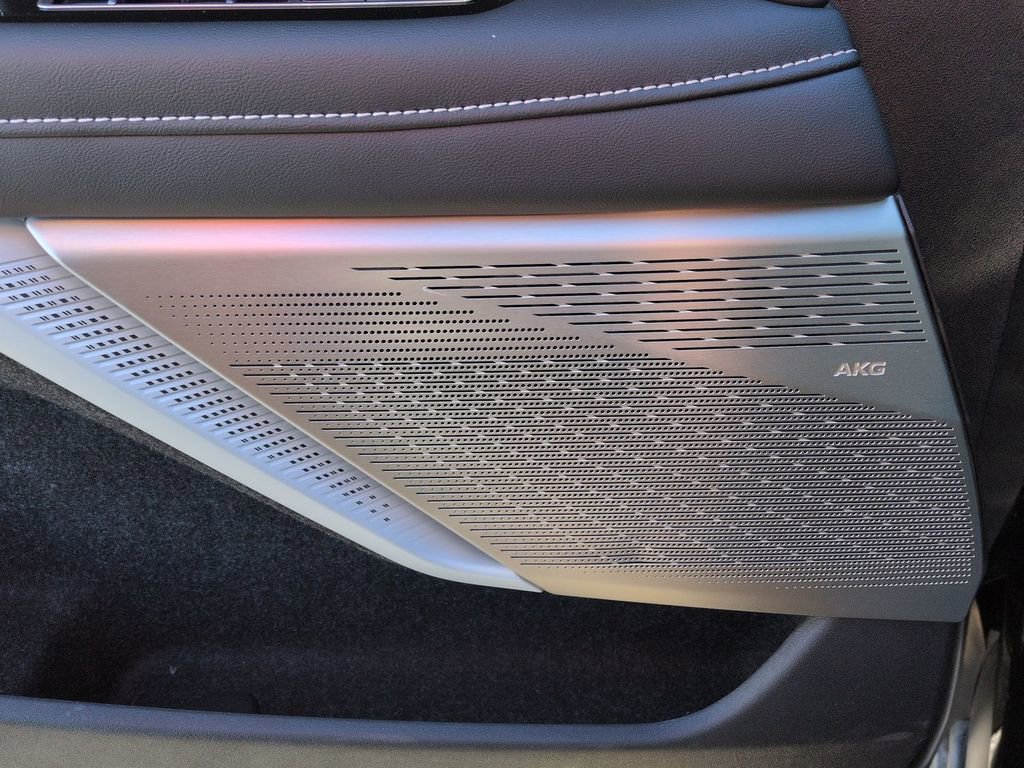 Certified 2026 Cadillac Optiq Sport 2 w/ LPO, Floor Liner Package RWD image 29