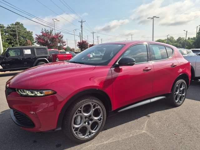 Used 2025 Alfa Romeo Tonale w/ Premium Package AWD/4WD image 7