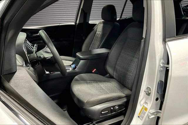 Used 2023 Chevrolet Equinox LT w/ LPO, Floor Liner Package AWD/4WD image 18