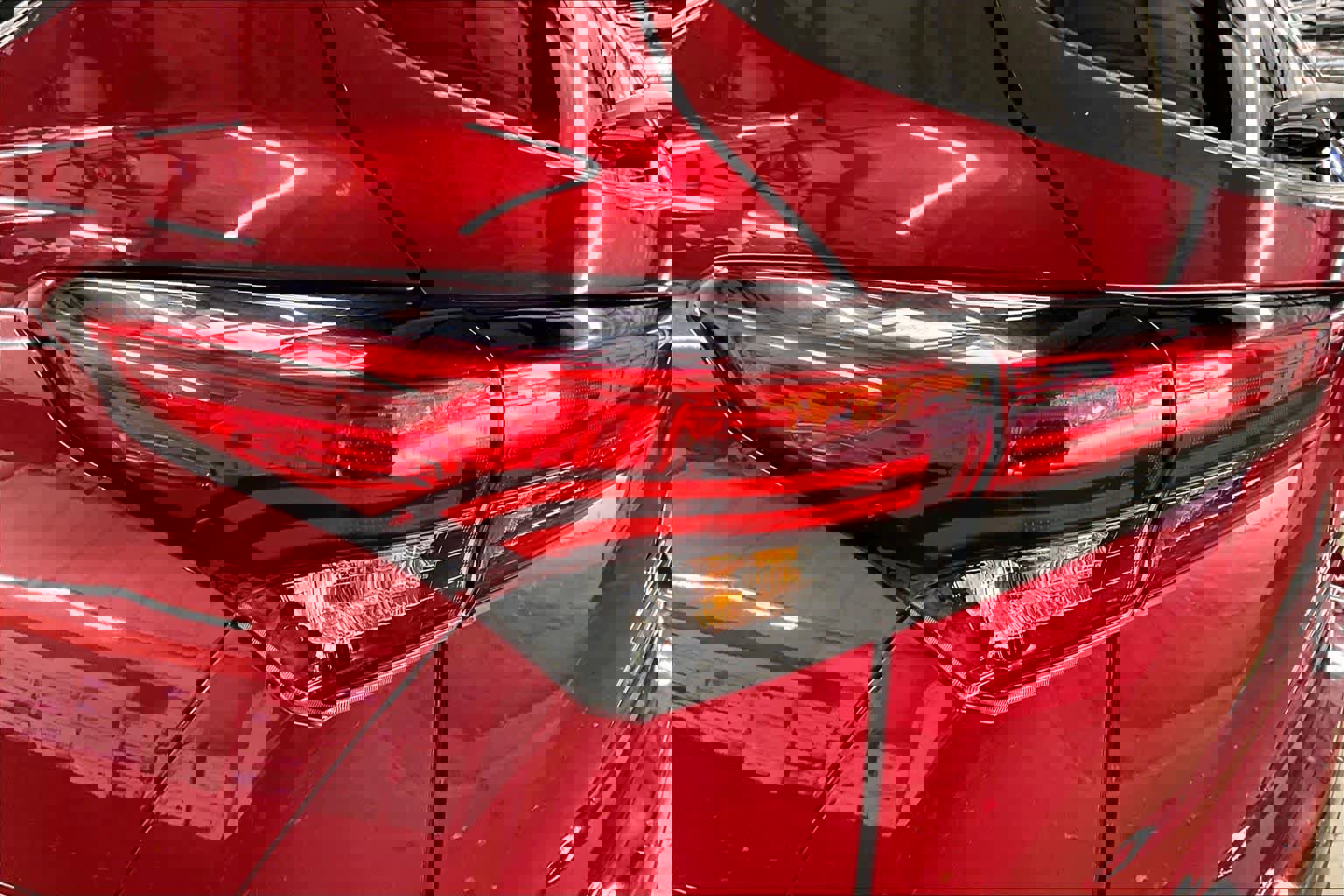 Used 2021 Toyota Highlander LE image 30