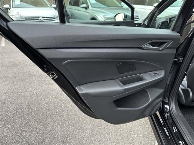 Certified 2022 Volkswagen Golf R image 19