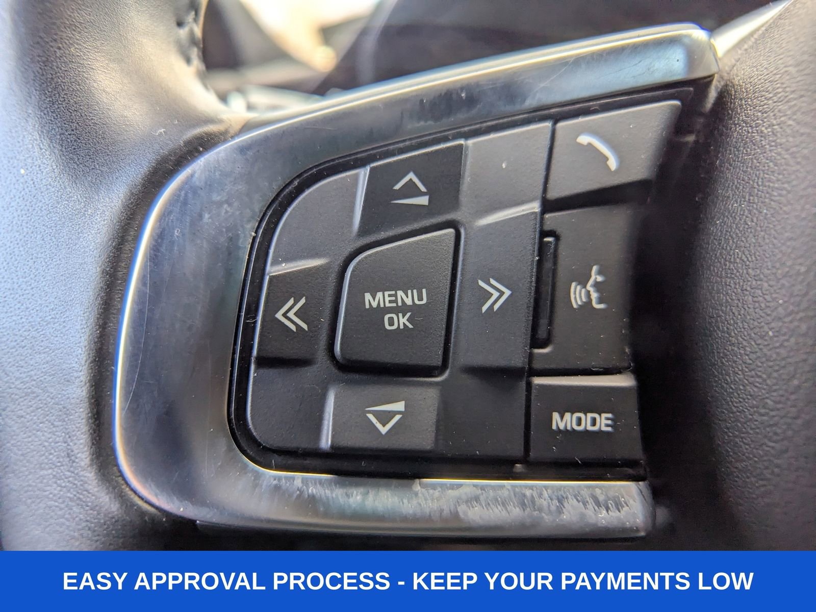 Used 2019 Jaguar E-PACE R-Dynamic SE image 33