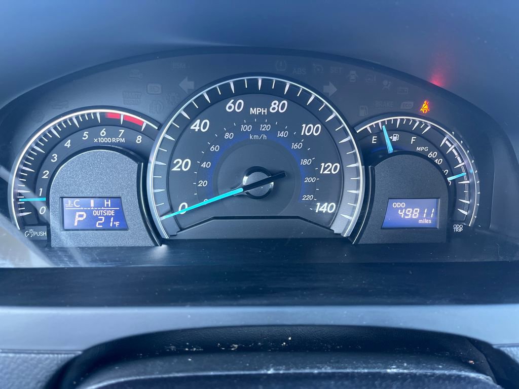 Used 2014 Toyota Camry XLE image 16