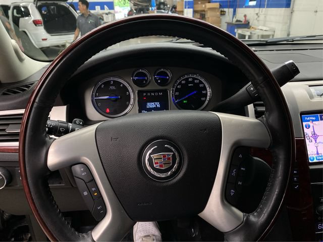 Used 2013 Cadillac Escalade AWD image 22