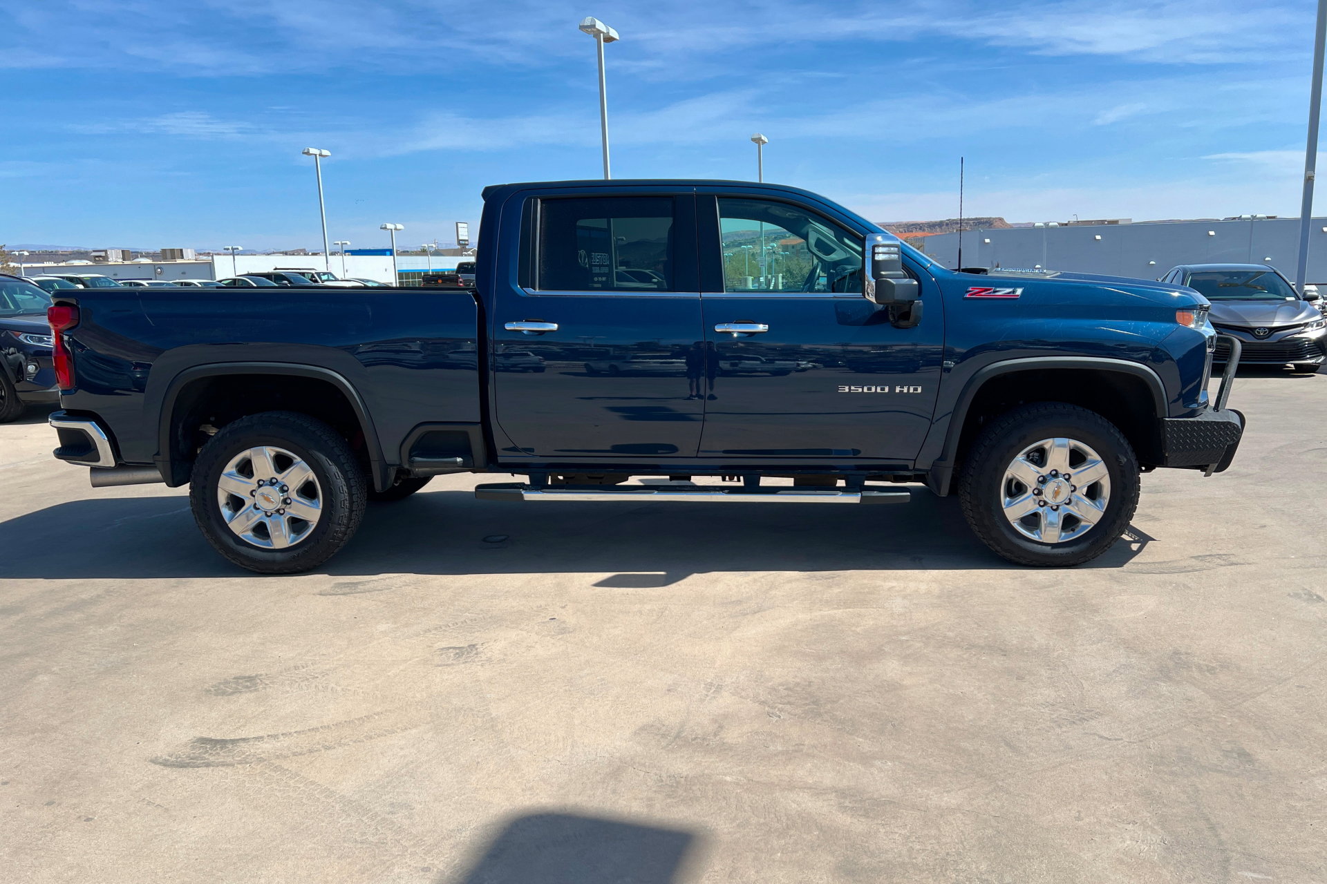 Used 2022 Chevrolet Silverado 3500 LTZ w/ LTZ Plus Package image 7