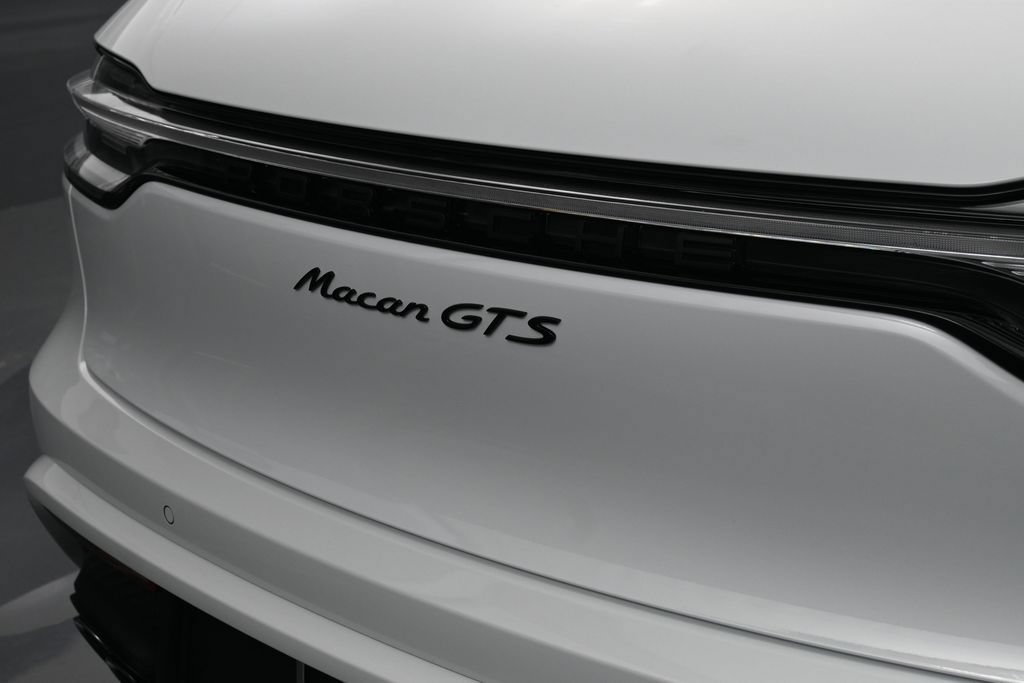 Certified 2026 Porsche Macan GTS AWD/4WD image 29