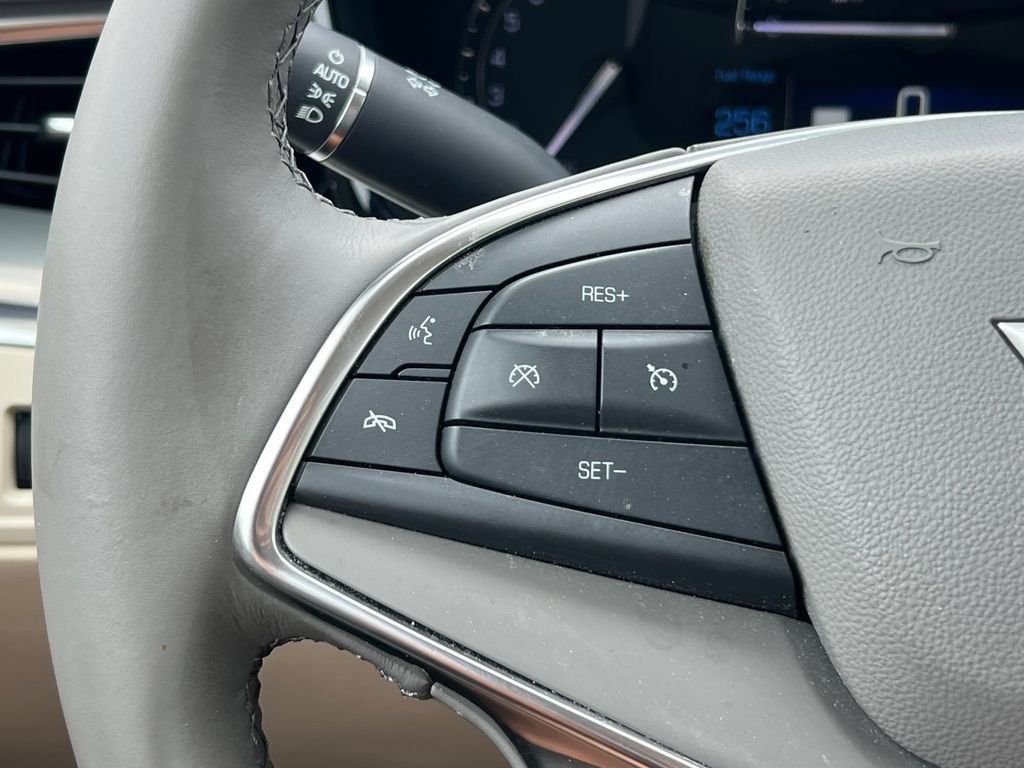 Used 2018 Cadillac XT5 Luxury w/ Driver Awareness Package AWD/4WD image 21