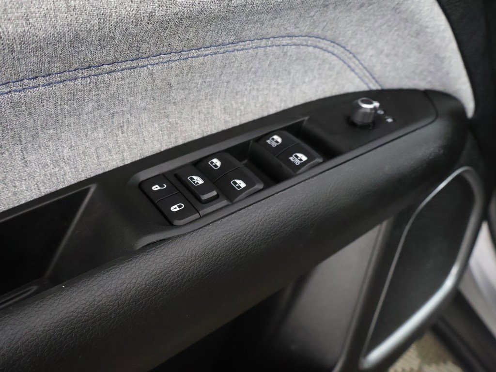 Used 2022 Jeep Compass Latitude w/ Convenience Group image 37