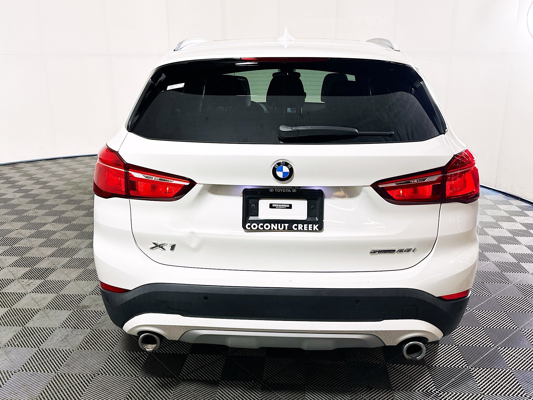 Used 2021 BMW X1 sDrive28i w/ Convenience Package FWD image 4