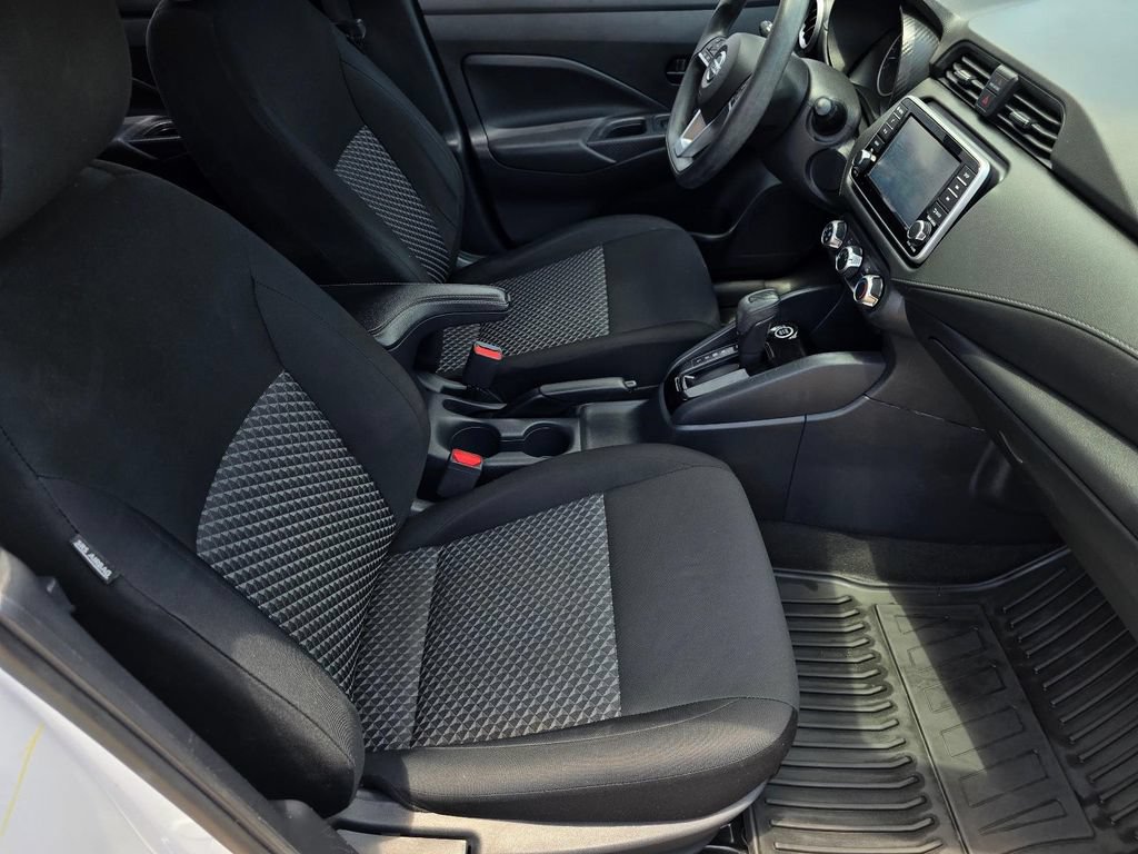 Used 2021 Nissan Versa S FWD image 32