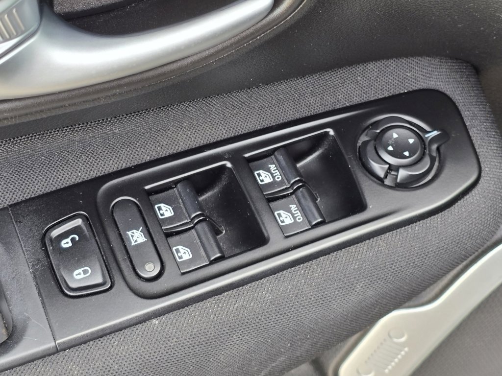 Used 2020 Jeep Renegade Latitude image 20