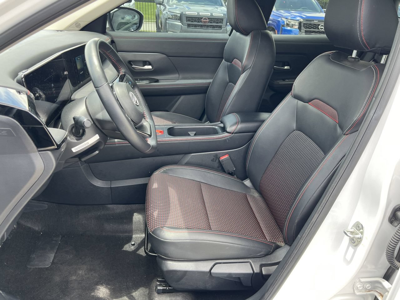 Used 2025 Nissan Kicks SR AWD/4WD image 9