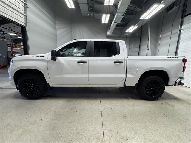 Used 2023 Chevrolet Silverado 1500 Custom w/ LPO, Dark Essentials Package AWD/4WD image 4