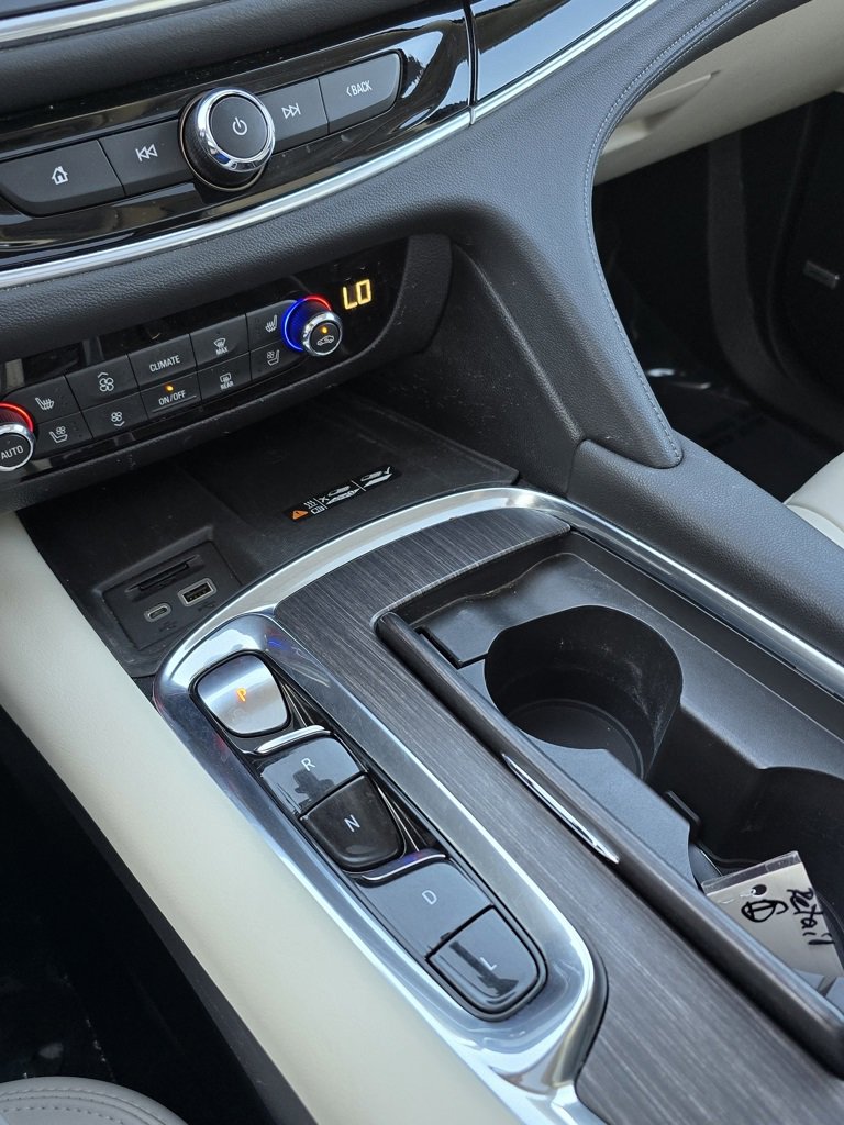 Used 2022 Buick Enclave Avenir w/ Avenir Technology Package image 23