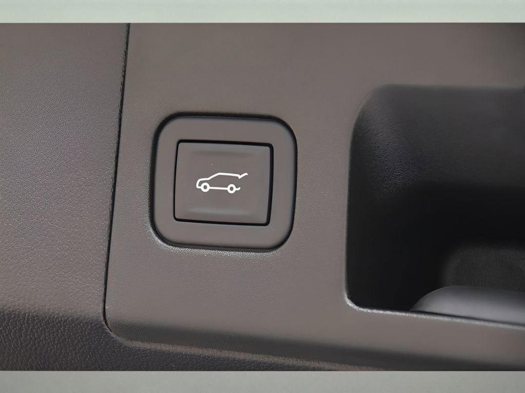 New 2025 Cadillac XT5 Premium Luxury w/ LPO, Floor Liner Package image 24