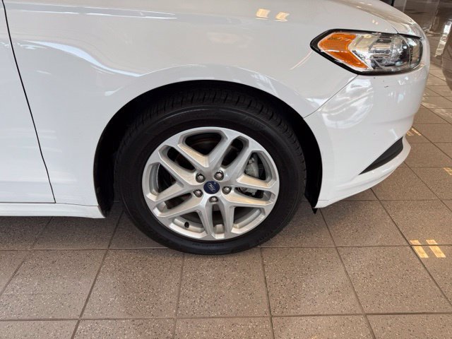 Used 2014 Ford Fusion SE FWD image 10