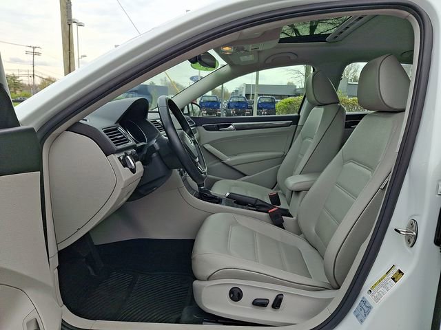 Used 2018 Volkswagen Passat 2.0T SE image 13