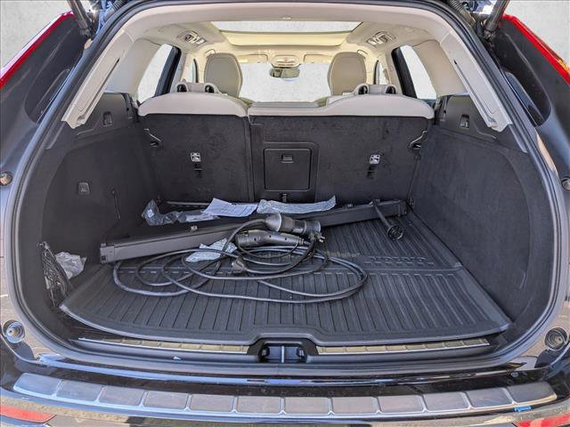 Used 2023 Volvo XC60 T8 Plus w/ Climate Package image 7