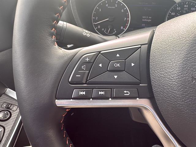 Used 2025 Nissan Sentra SR w/ SR Premium Package FWD image 18
