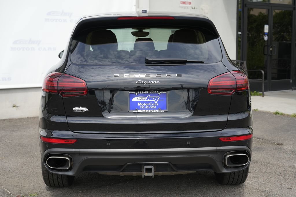 Used 2016 Porsche Cayenne AWD/4WD image 6