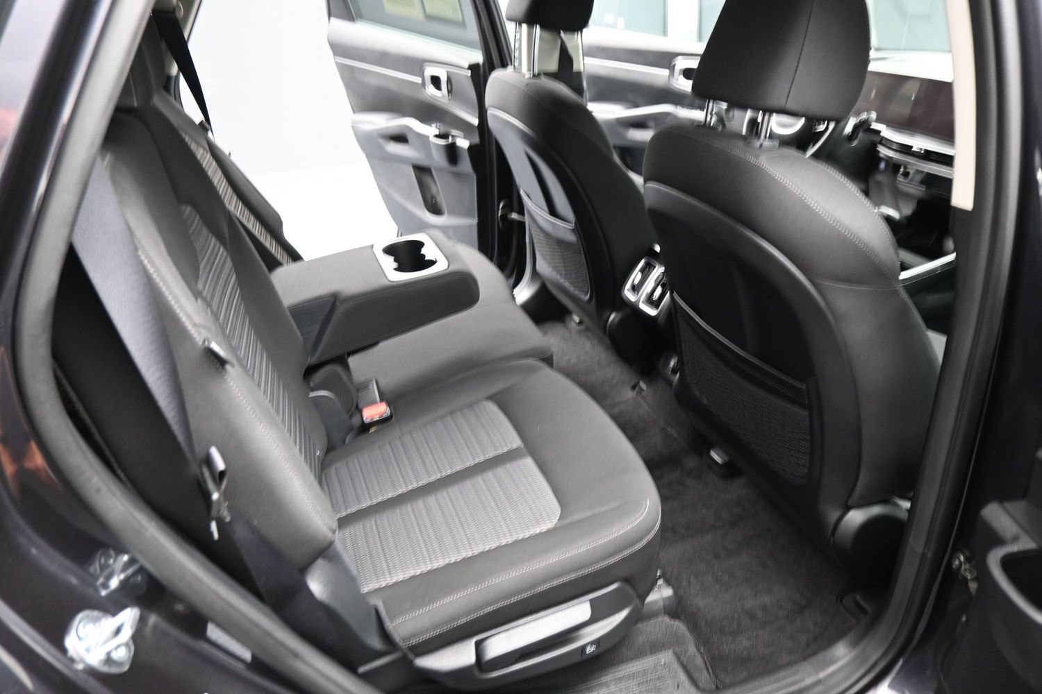 Used 2025 Kia Sorento LX FWD image 19