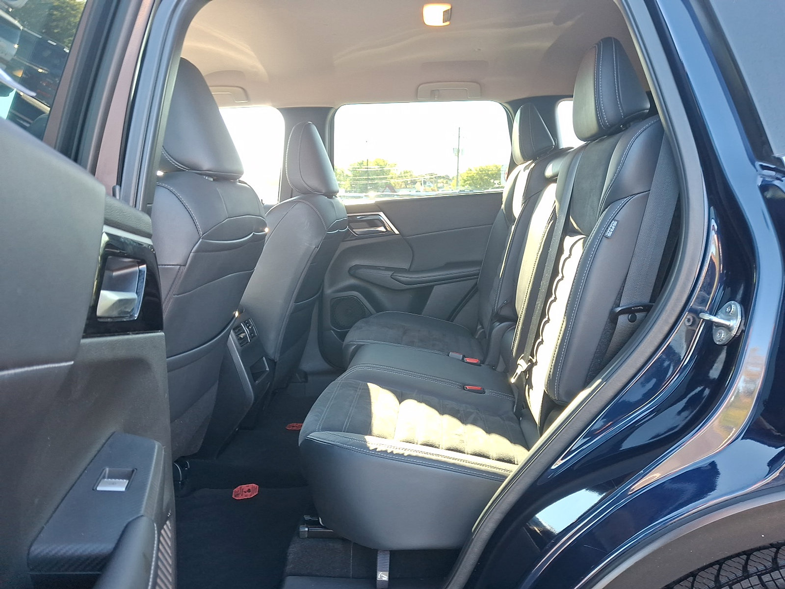 Used 2022 Mitsubishi Outlander SE image 10