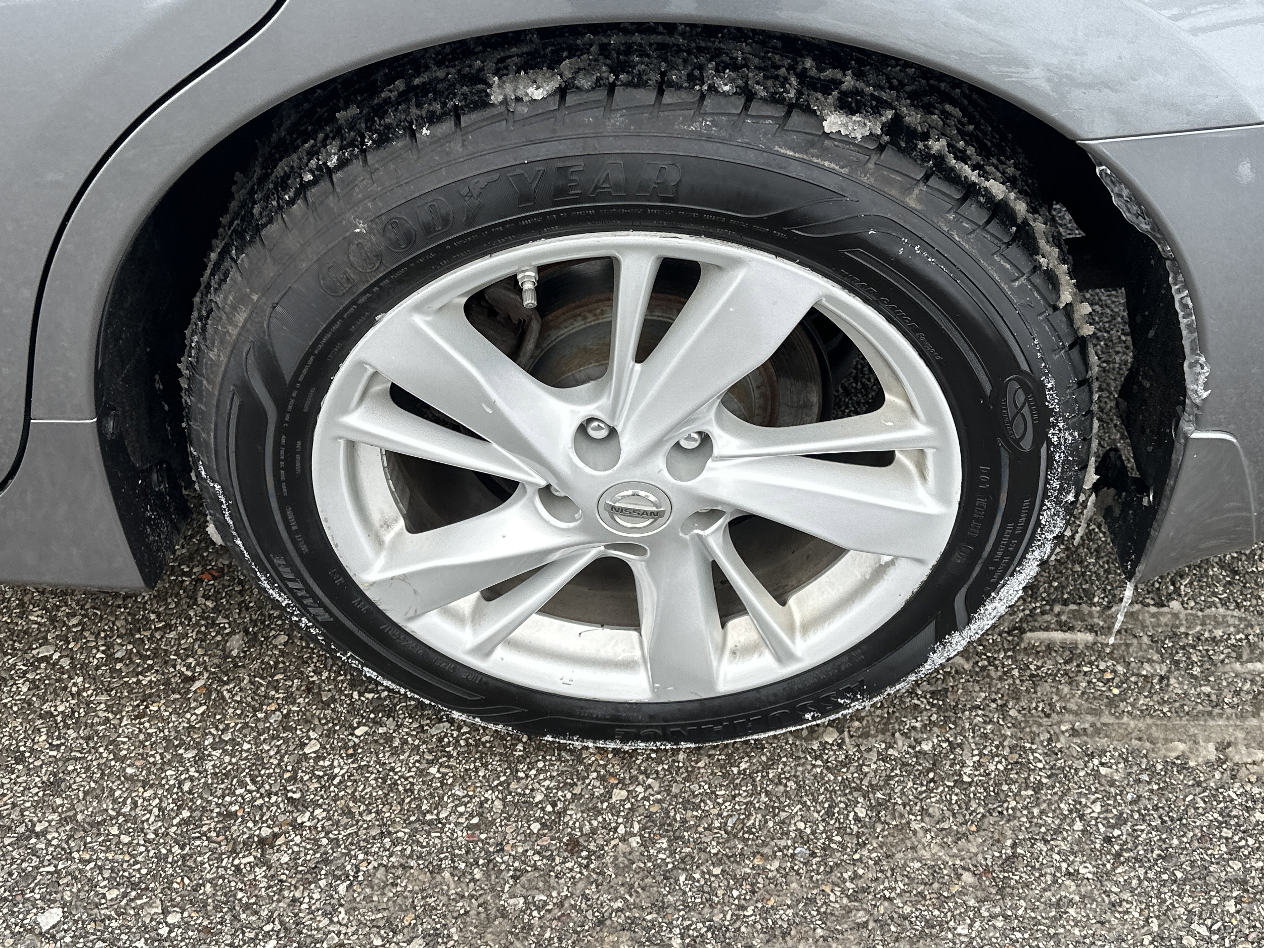 Used 2015 Nissan Altima 2.5 SV image 9