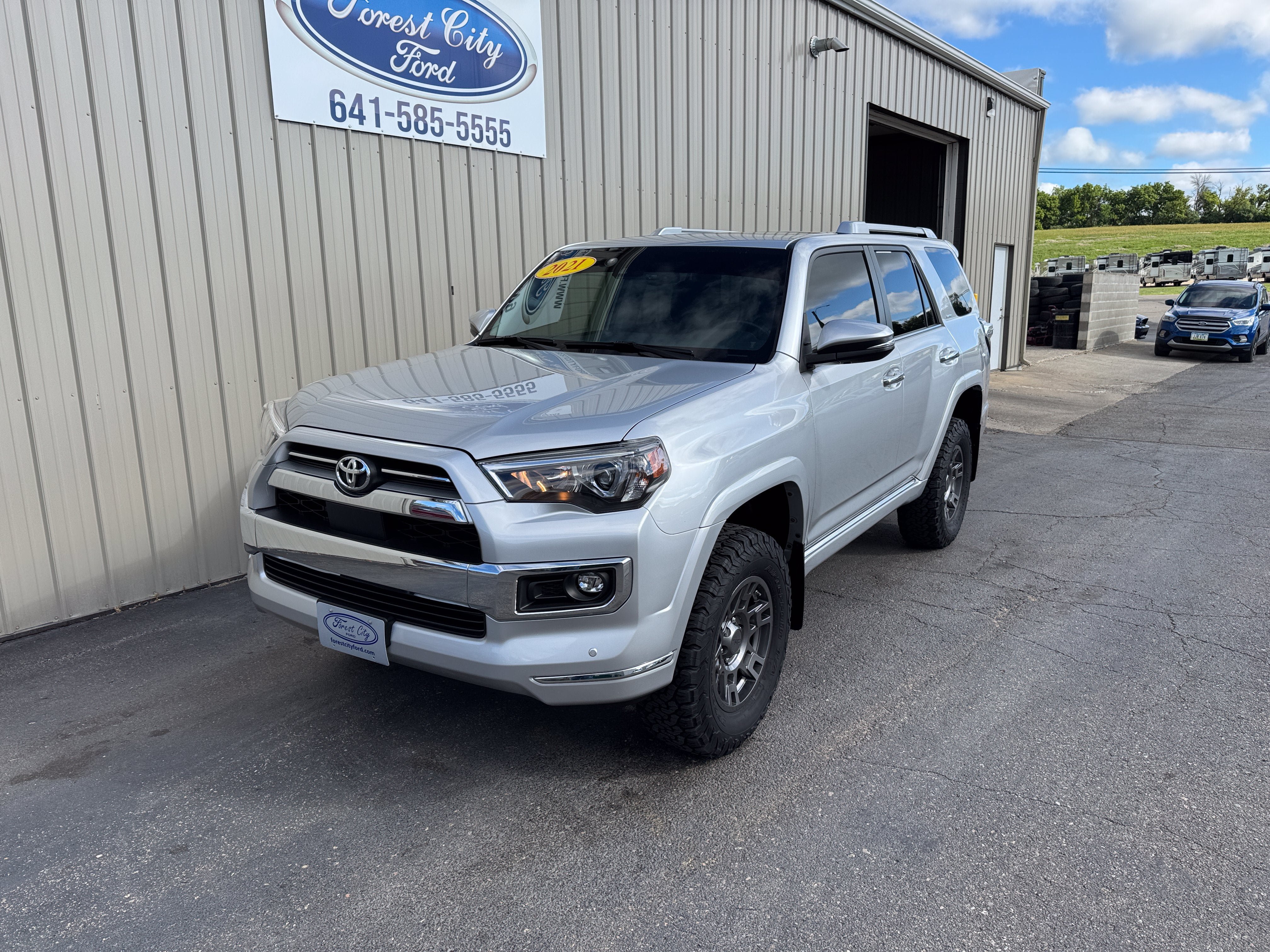 Used 2021 Toyota 4Runner Limited AWD/4WD image 2