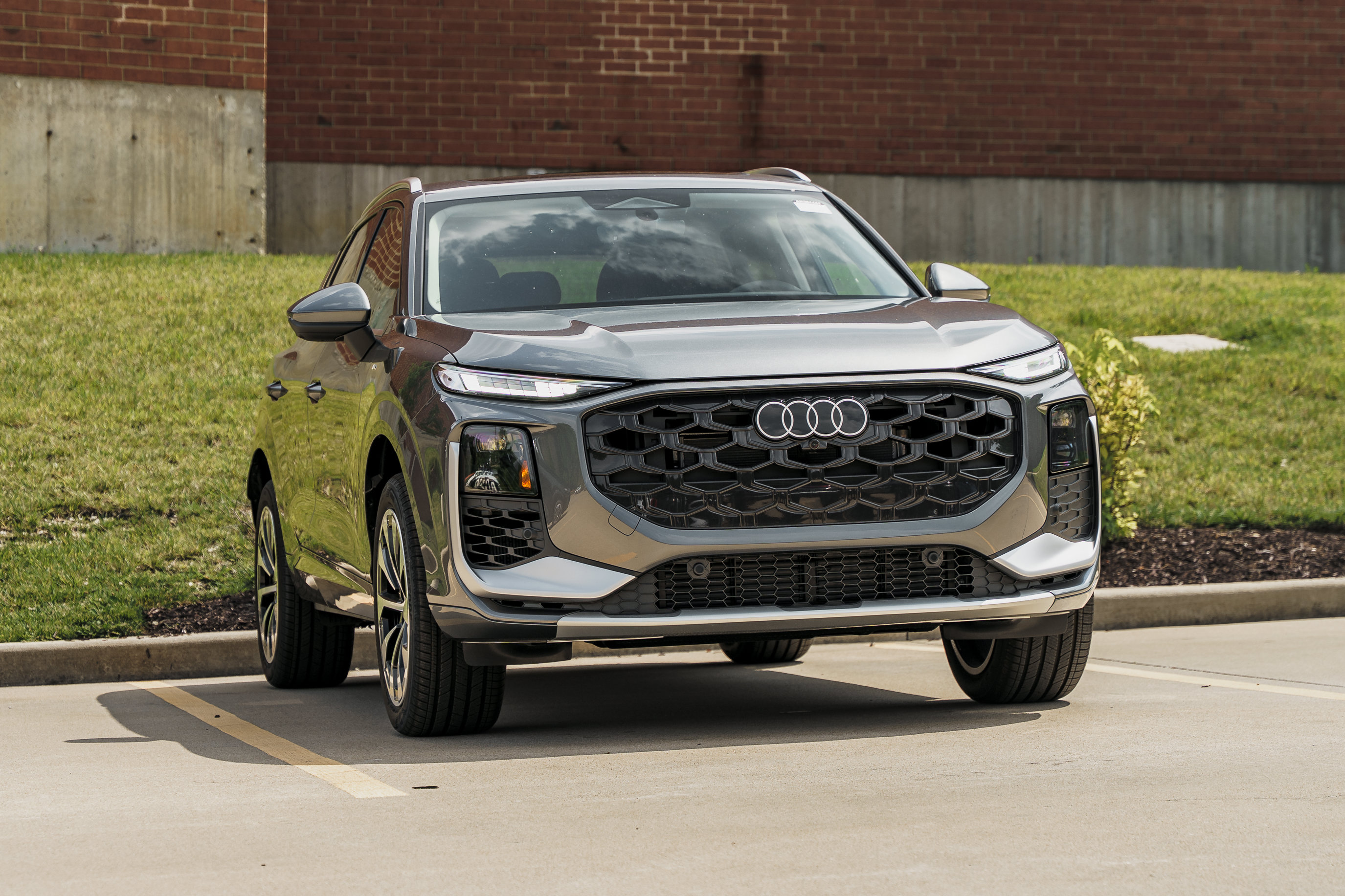 New 2026 Audi Q3 quattro 2.0T AWD/4WD image 1