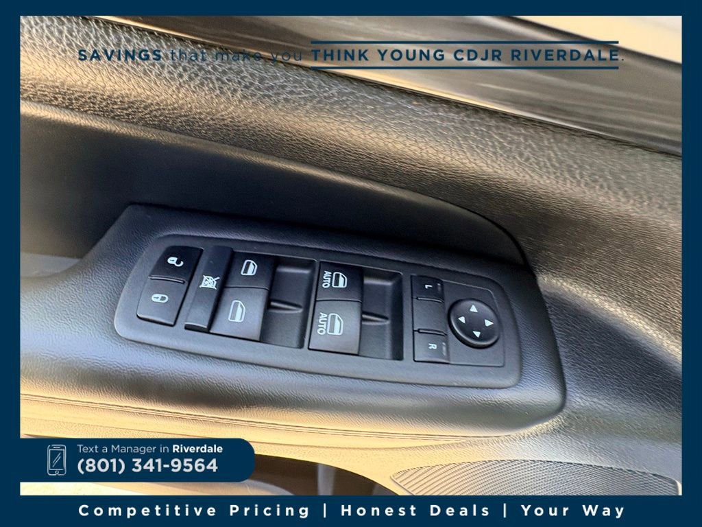 Used 2022 Jeep Grand Cherokee Laredo X image 23