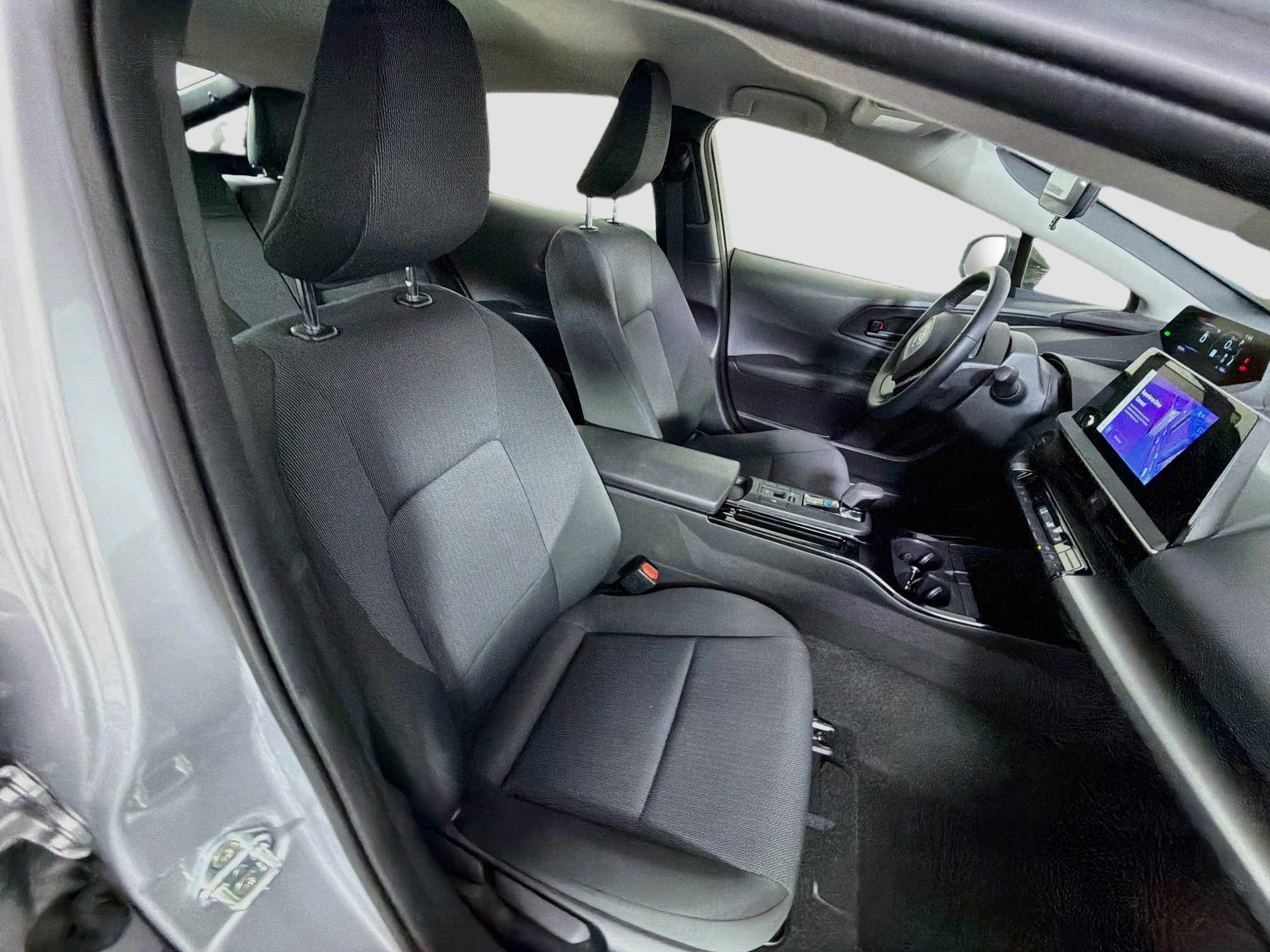 Used 2026 Toyota Prius LE FWD image 30