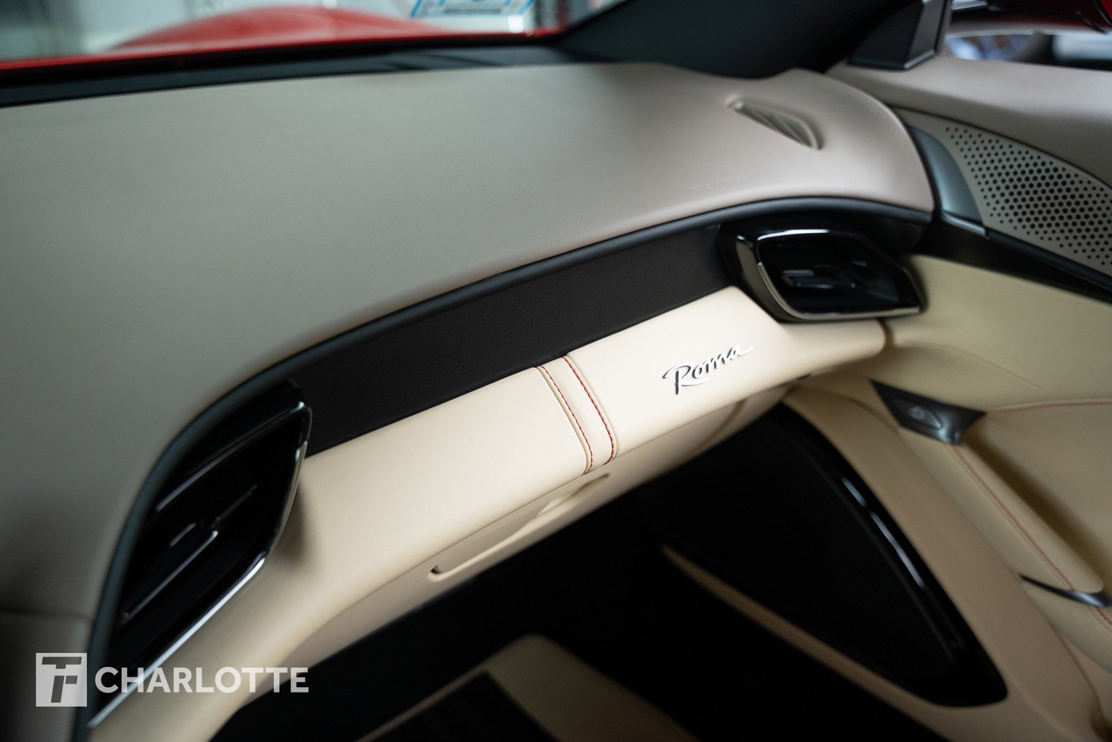 Used 2022 Ferrari Roma RWD image 32