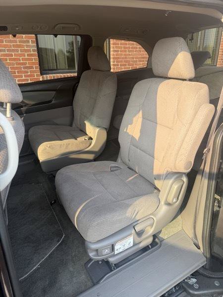Used 2017 Honda Odyssey EX image 10