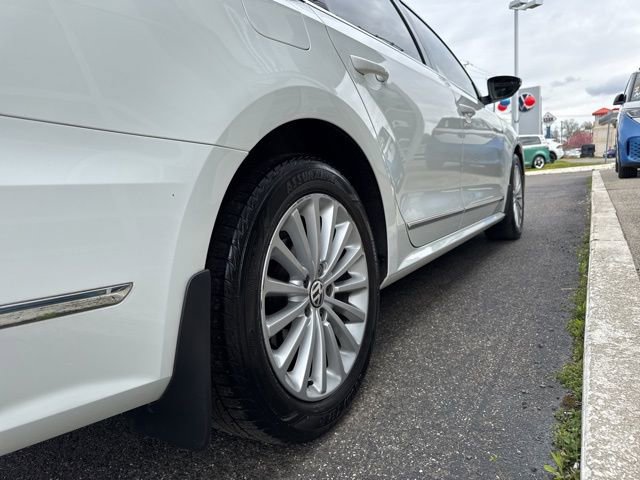 Used 2017 Volkswagen Passat 1.8T SE FWD image 23