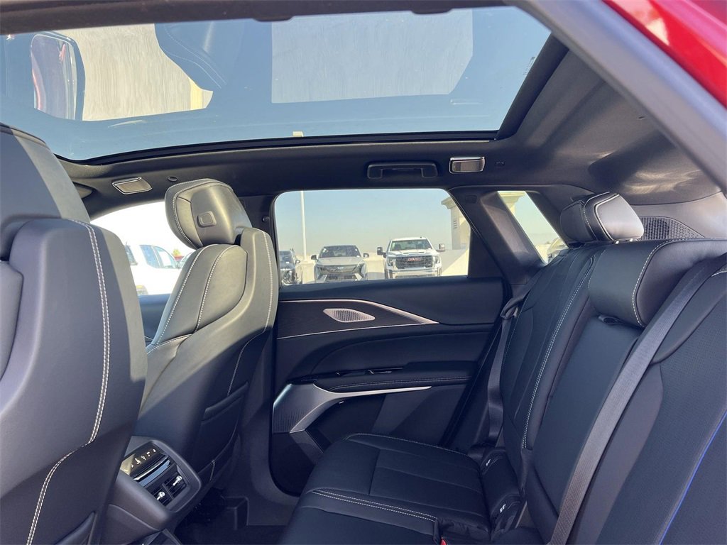 New 2026 Cadillac Lyriq V image 28