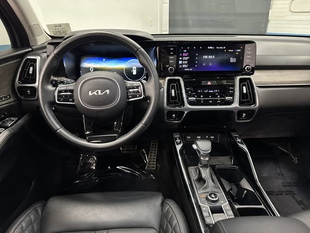 Used 2023 Kia Sorento SX Prestige image 5