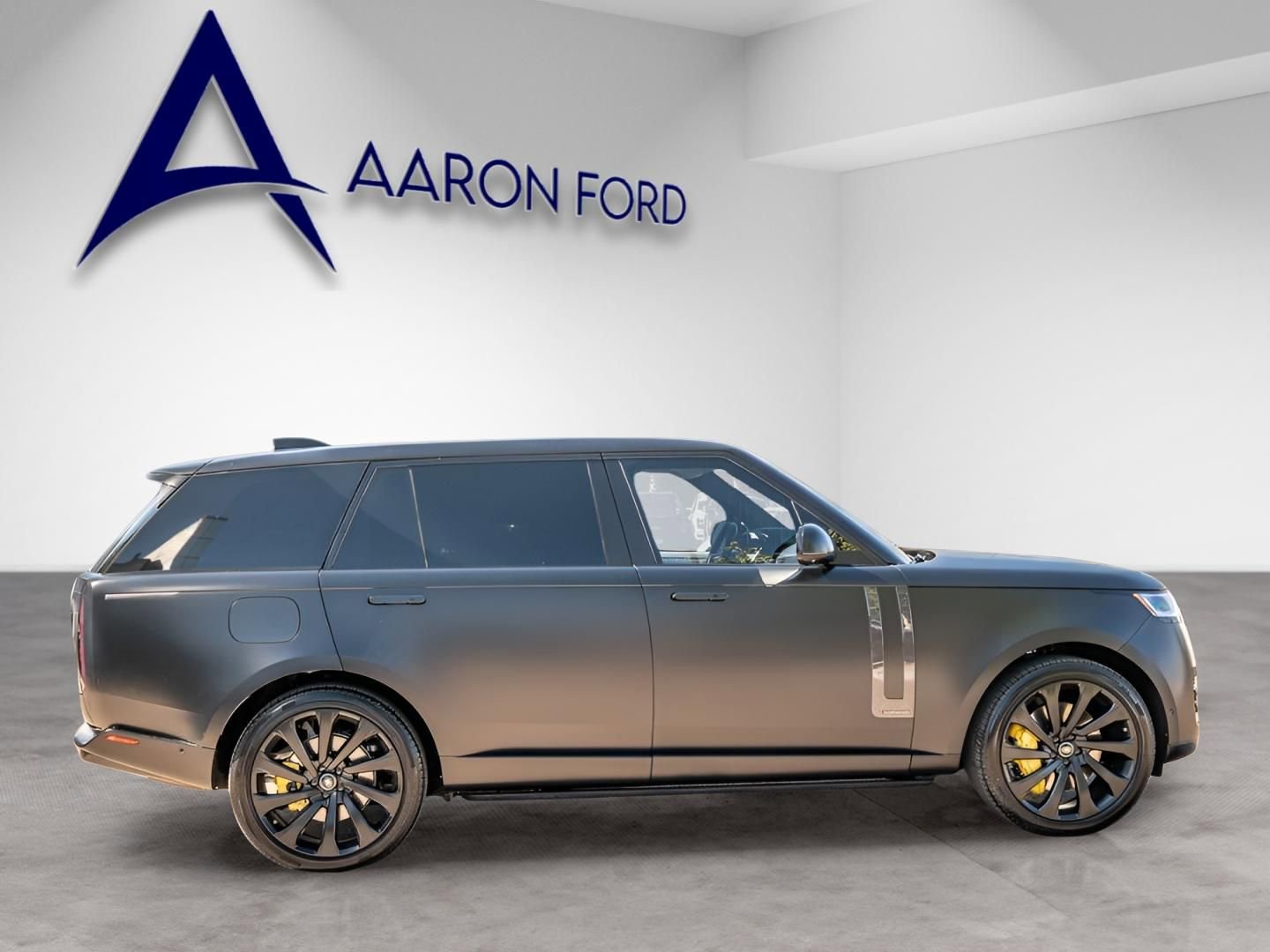 Used 2025 Land Rover Range Rover Long Wheelbase Autobiography image 7