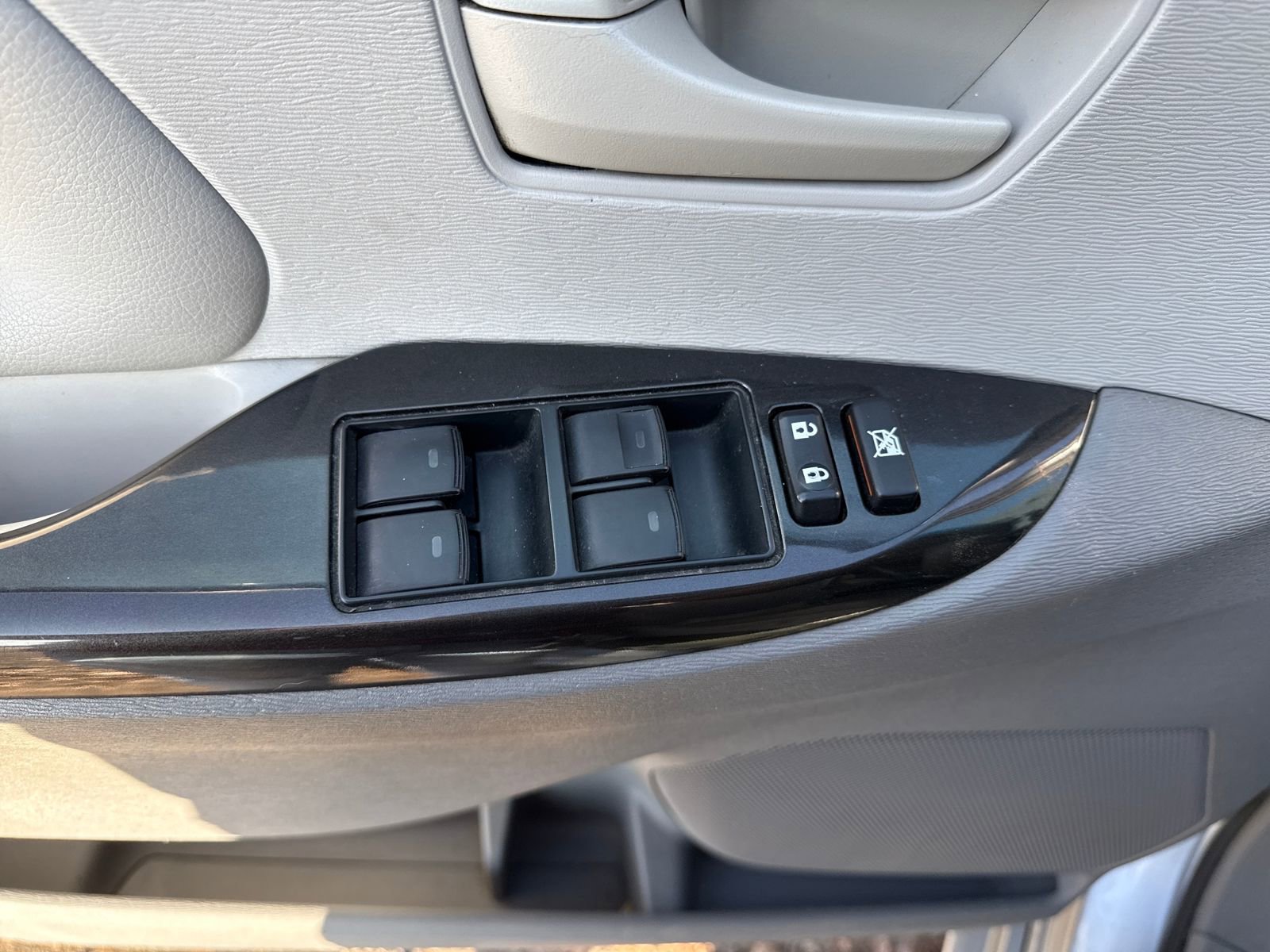 Used 2014 Toyota Sienna LE image 11