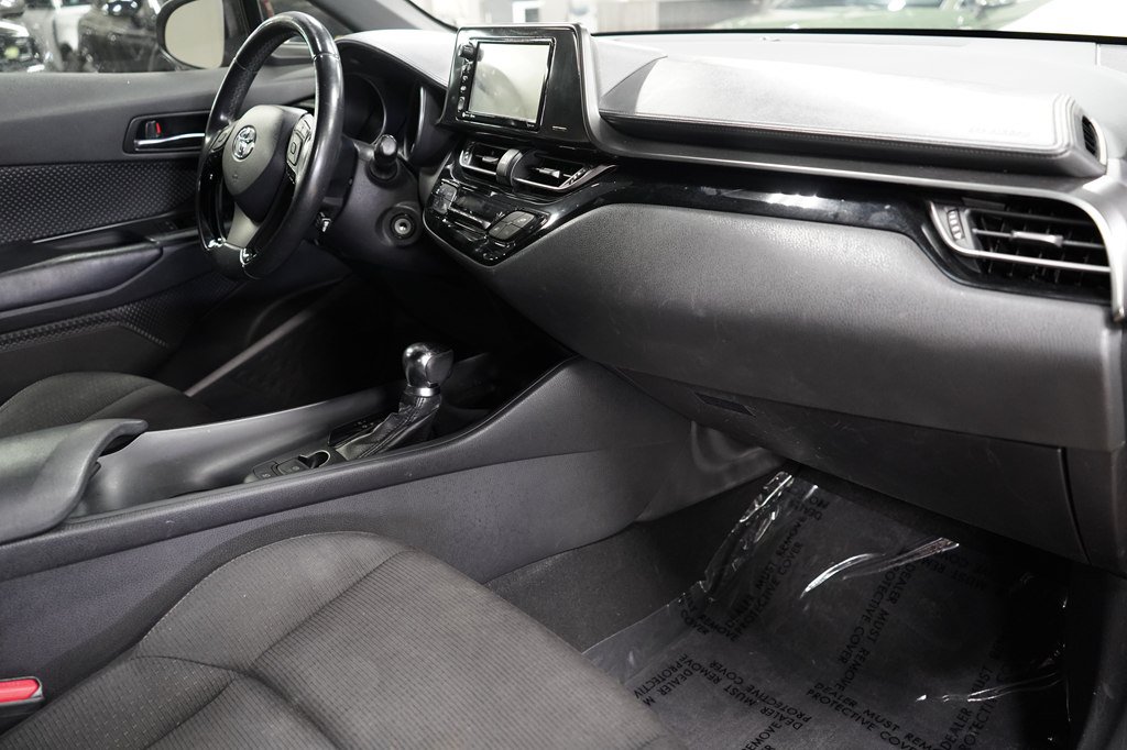 Used 2018 Toyota C-HR XLE FWD image 27